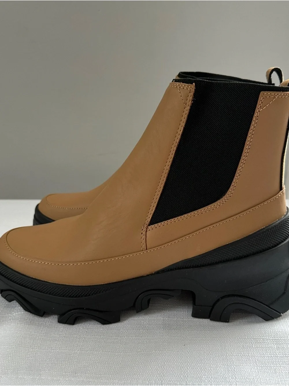 SOREL Brex Platform Chelsea Boot Women’s 9.5 US Tawny Buff Tan Waterproof Rain